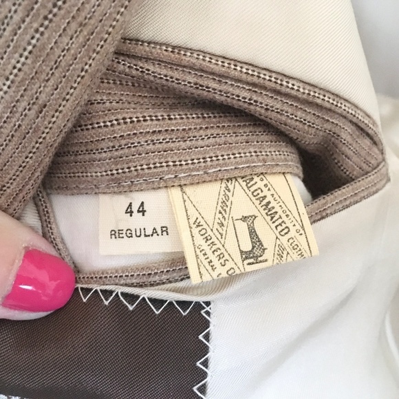 Vintage Men’s Blazer Rare Samuelsohn Beige Tan Pinstripe 2 buttons Pockets 44R - Picture 12 of 15